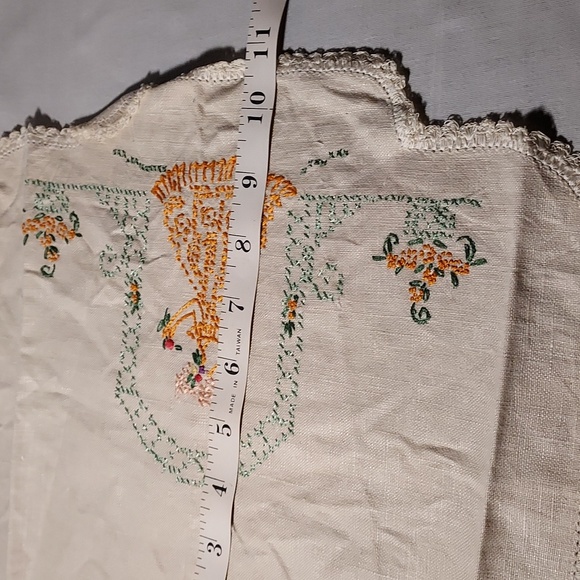 Handmade Embroidered Table Runner Lady Under Garden Tressel - Picture 5 of 6